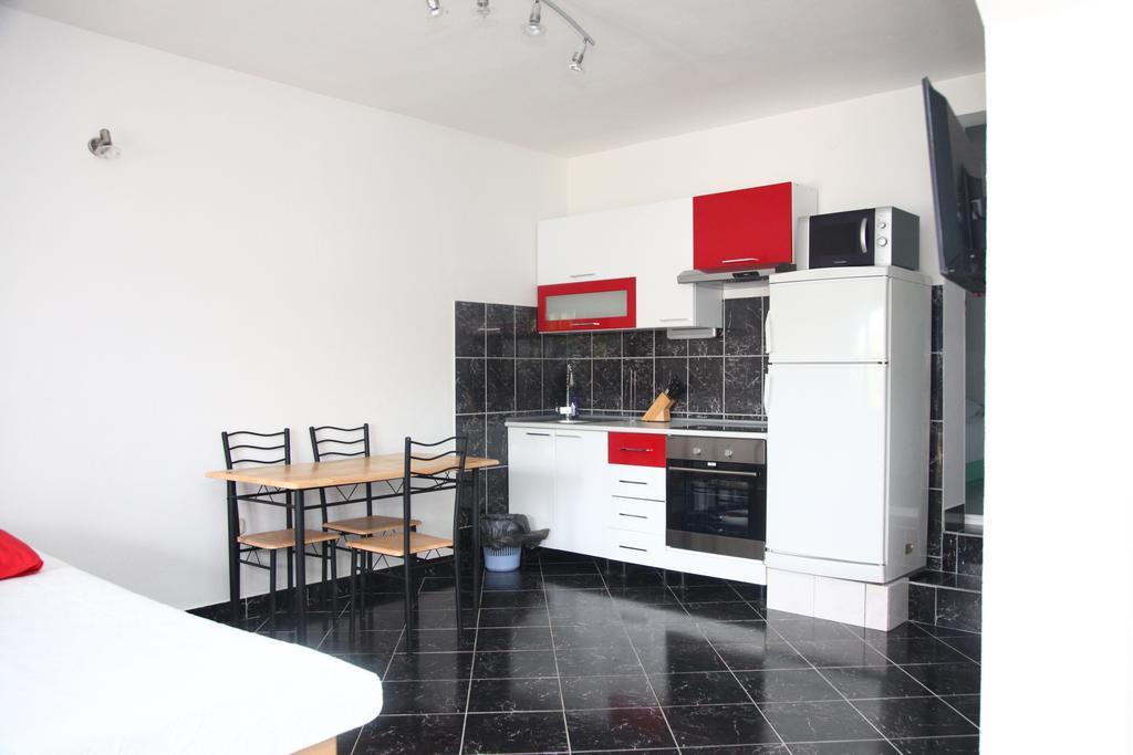 Villa Gorica Apartments Razanj Bagian luar foto