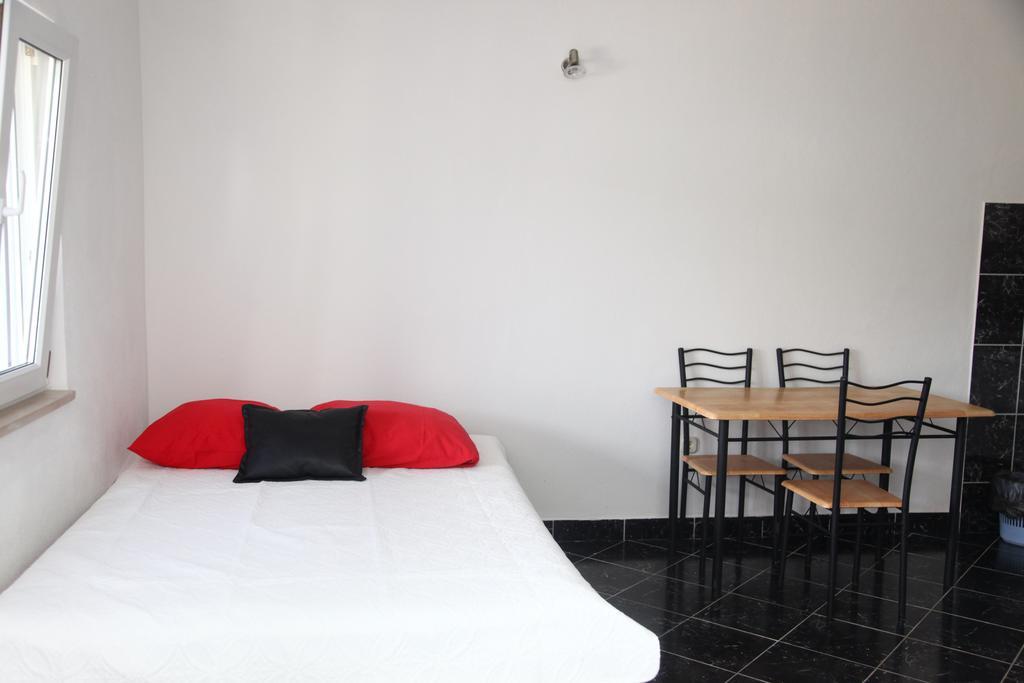 Villa Gorica Apartments Razanj Bagian luar foto